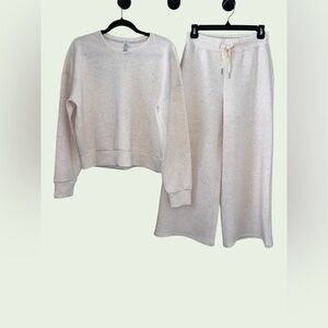 SPANX Air Essentials Women's Cream Casual Set